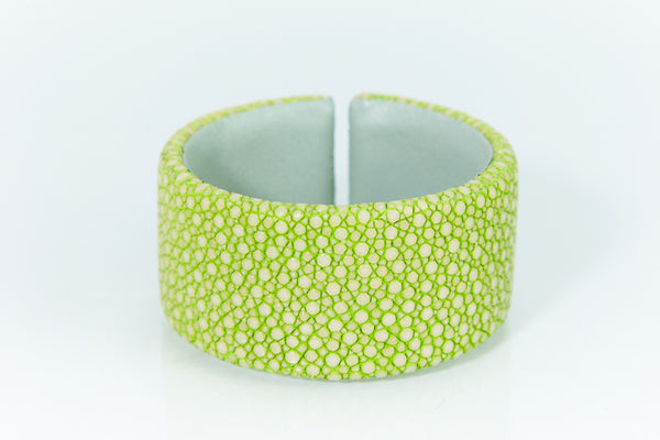 Bangle L [ray leather] light green