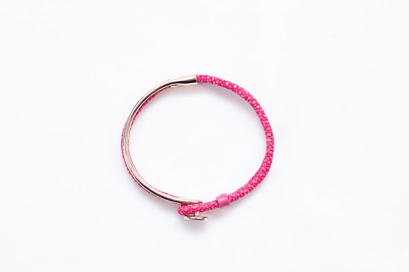 Bracelet [ray leather] Fusia (center circle closure)