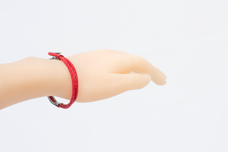 Bracelet [ray leather] Rosso & Black Nickel (center circle closure)